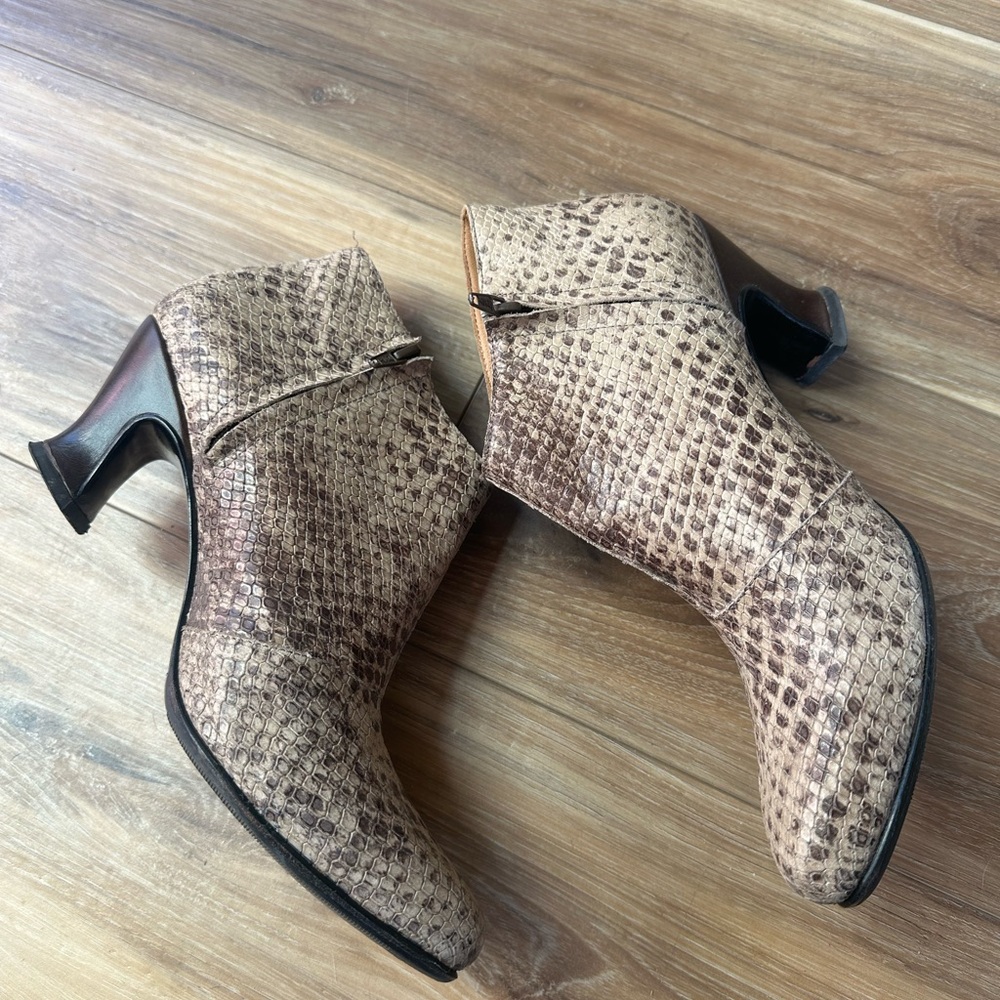 John Fluevog Brown Ankle Boots with Woven Leather Design - Picture 6 of 11